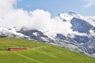 Экологи требуют запретить автоперевозки в Альпах
