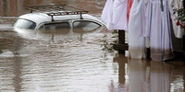 Проливные дожди вызвали наводнения на Балканах