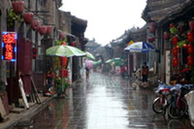 Девять поселков на юго-западе Китая пострадало из-за ливня с градом
