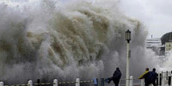 Тайфун LUPIT бушует в Тихом океане