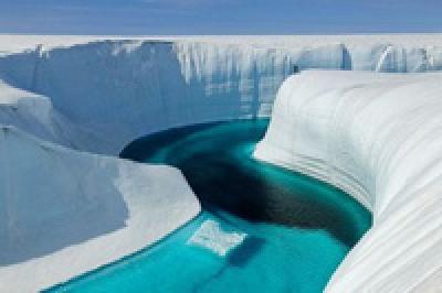 Подо льдом Гренландии обнаружен гигантский каньон