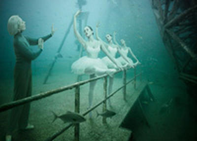 Подводная выставка фотографий