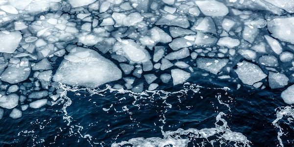 В Приморье усиливается ветер, возможен отрыв льда и взлом припая