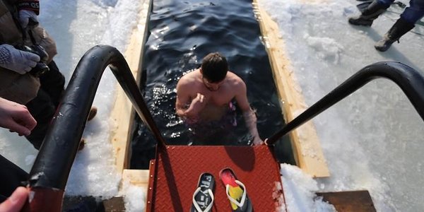 В Приморье подготовили проруби для крещенских обрядов