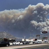Лос-Анджелес охвачен пламенем огня (ФОТО)
