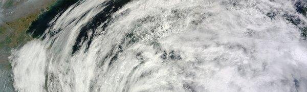 Два тайфуна образовалось в Тихом океане на выходных