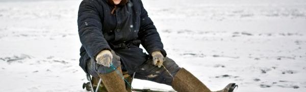 Внимание: рыбакам-любителям при выходе на лёд необходимо соблюдать осторожность!