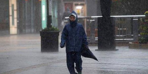 Мощный тайфун «Миндулле» обрушился на Токио