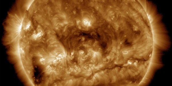 В мае Землю накроют 5 мощных магнитных бурь