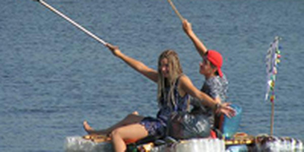 Гонки на плотах из мусора состоялись в Японии