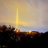 Световой столб появился в небе над Белгородом и Москвой