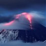 Камчатский вулкан Ключевской извергает лавовые потоки