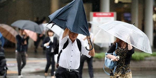 На Японию обрушился активный тайфун