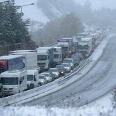 Сильные снегопады накрыли Европу