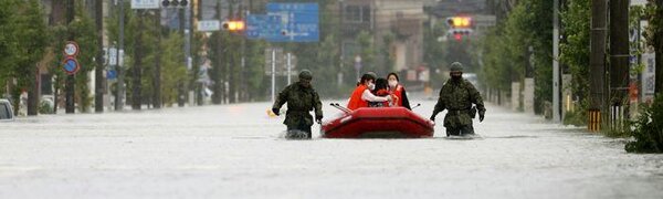Число жертв наводнения в Японии достигло 50 человек