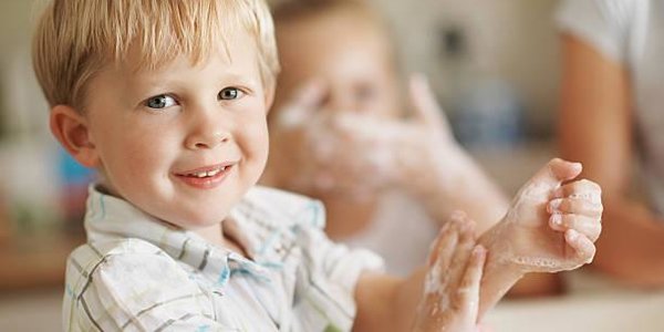 Антисептический гель защищает от ОРВИ лучше, чем мытьё рук