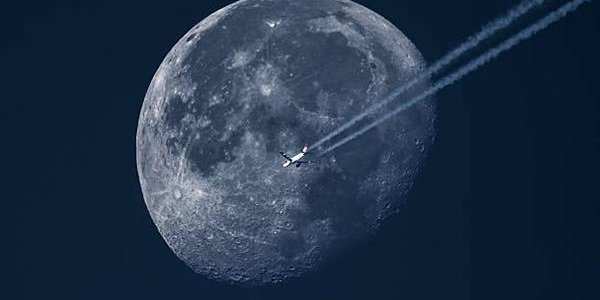 Объявлена дата первого туристического полёта вокруг Луны