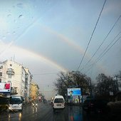Дождь и радугу увидели горожане в понедельник во Владивостоке