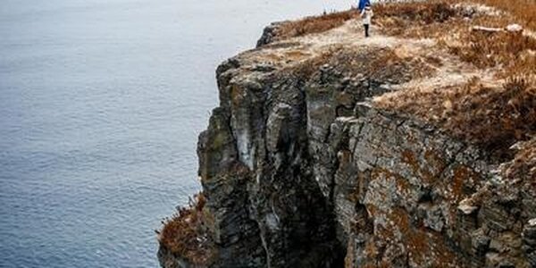 С 3 апреля ограничили въезд на пляжи Русского острова