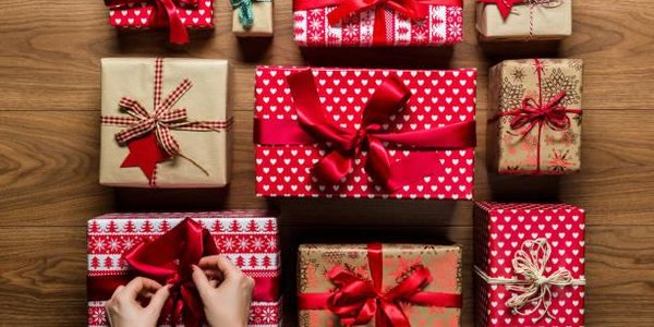 Россияне стали брать больше кредитов на покупку новогодних подарков