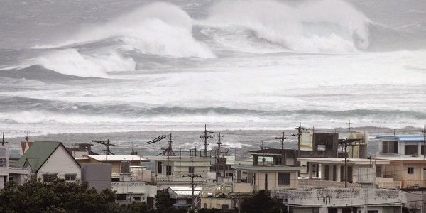 В Китае объявлен «оранжевый» уровень опасности из-за тайфуна «Вонгфонг»