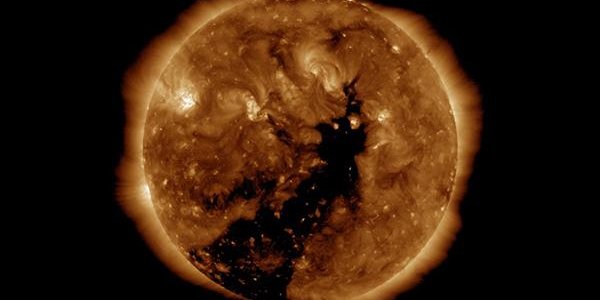 Магнитная буря атакует Землю