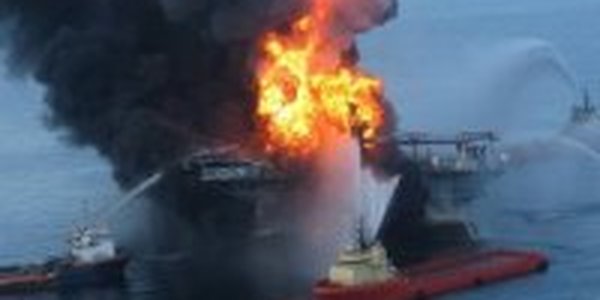 Взрыв произошел на нефтедобывающем объекте в Мексиканском заливе