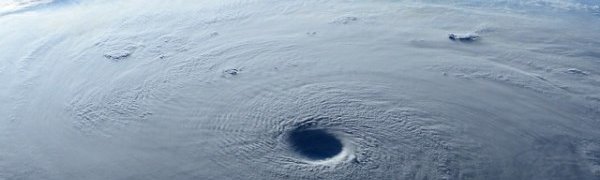 Астронавты МКС запечатлели супертайфун «Майсак»