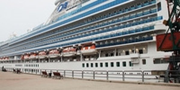 Ocean Princess отказалась заходить во Владивосток из-за аварии на АЭС в Японии