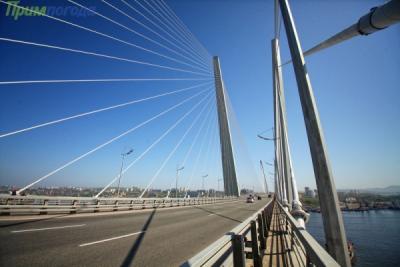 Во Владивостоке начался ремонт моста через бухту Золотой Рог
