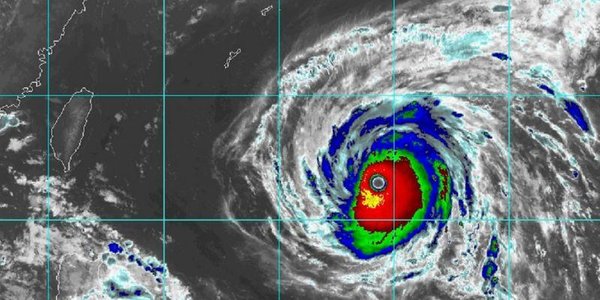 Супертайфун «Мария» во вторник обрушится на Тайвань