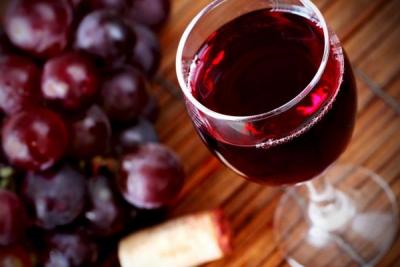 Красное вино способствует похудению