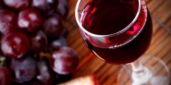 Красное вино способствует похудению