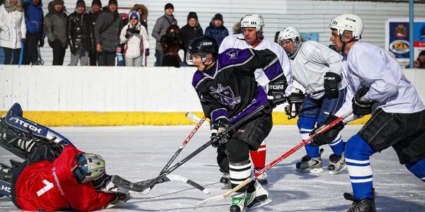 Во Владивостоке продолжается приём заявок на участие в турнире по дворовому хоккею