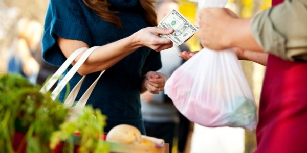 В Калифорнии запретили пластиковые пакеты