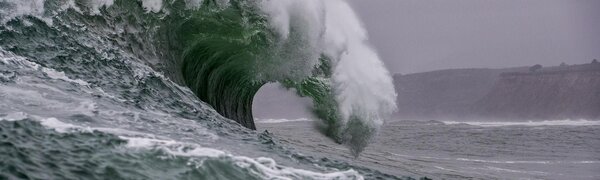 До Северо-Курильска дошла первая волна цунами