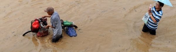 На юг Китая обрушились сильные дожди