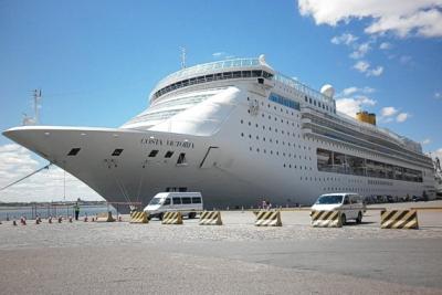 Во Владивосток впервые прибывает трансокеанский лайнер «Costa Victoria»