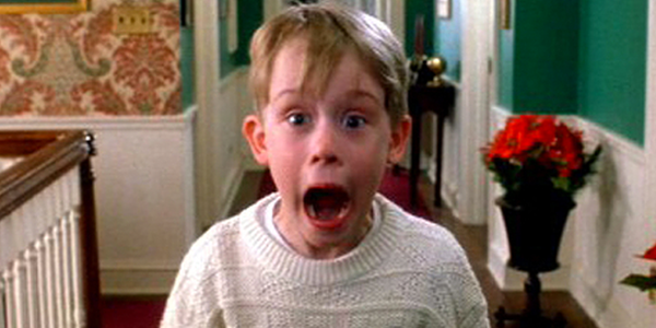 Маколей Калкин повторил сцены из «Один дома» почти 30 лет спустя (ВИДЕО)