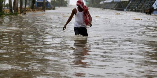 Тропический циклон «Яас» обрушился на восточное побережье Индии