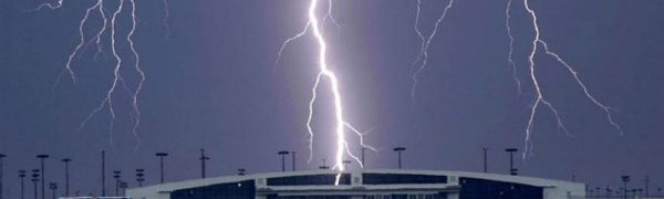 Испанскую сборную по футболу поразила молния