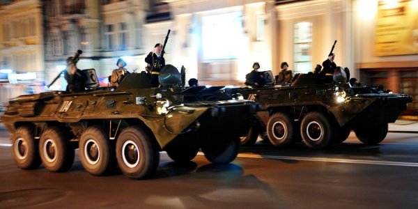 Ближайшей ночью в центре Владивостока пройдет репетиция парада в честь Дня Победы