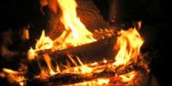 В Батуми бушует сильный лесной пожар