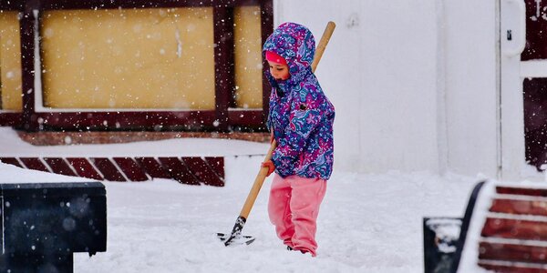 Стало известно, что содержится в снеге Владивостока (ВИДЕО)