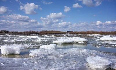 На реках Приморья продолжается вскрытие и движение льда 