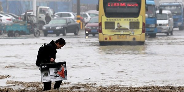 Наводнение в Китае: более 12 тысяч эвакуированных