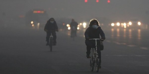 Власти Пекина ввели наивысший уровень экологической тревоги