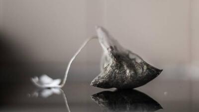 Чайные пирамидки выделяют микропластик при заваривании, выяснили учёные