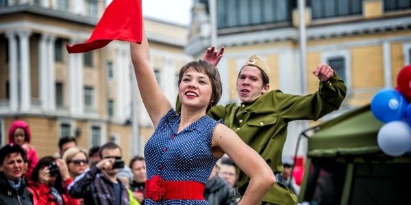 День Победы во Владивостоке: военный парад, бессмертный полк и праздничный салют