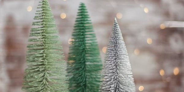 Монтаж зимнего городка завершается на Спортивной набережной во Владивостоке